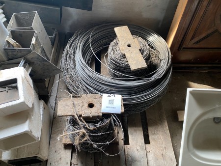 Lot of fence wire