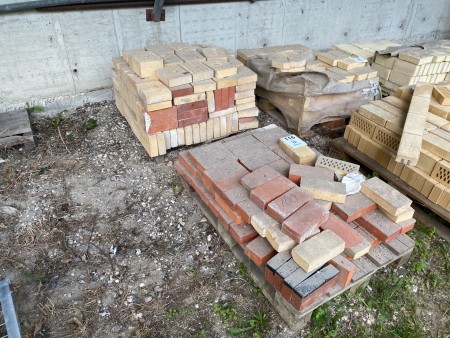 2 pallets with bricks