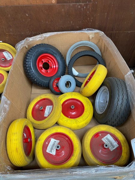Large batch of mixed spare tires