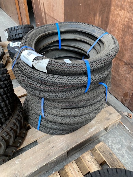 Large batch of spare tires for bicycles etc.