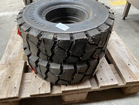 1 set of spare tires for truck
