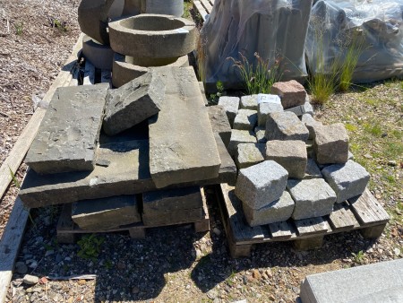 2 pallets with granite stones