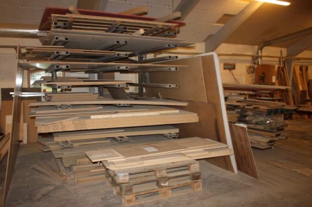 Racking with wooden panels + 3 trolleys with wood