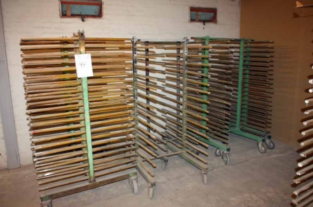 4 cantilever trolleys