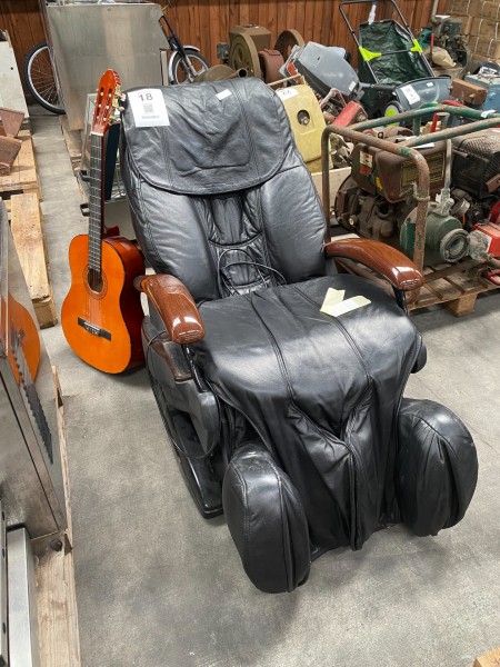 Massage chair + guitar