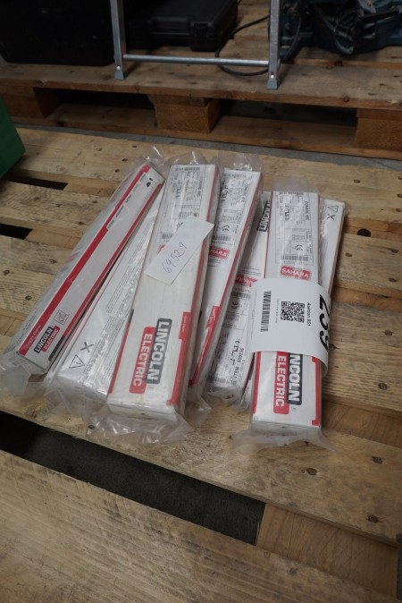 10 packs of welding electrodes, Brand: Lincoln Electric