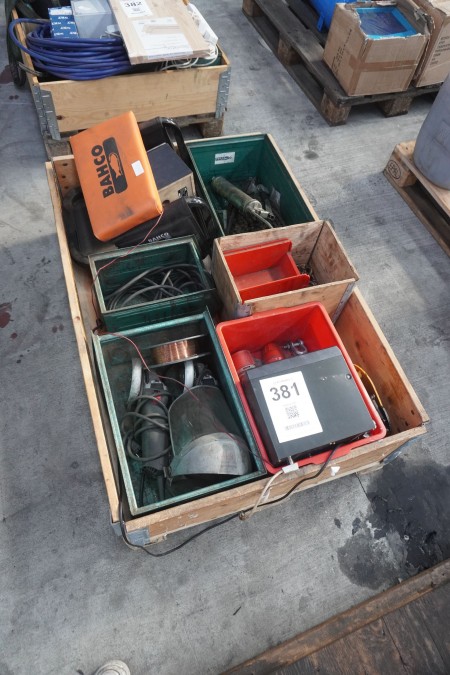 Pallet with various chains, power plugs, hoists, angle grinder etc.