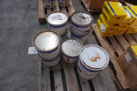 90 liters of paint for various elements, cabinets etc.