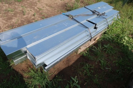 Pallet with steel profiles. 70x200 mm, length approx. 250 cm