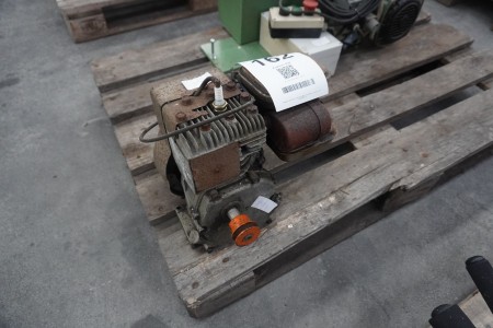 Briggs and Stratton 2 hp petrol engine. Works.