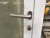 Tür mit Glasscheibe