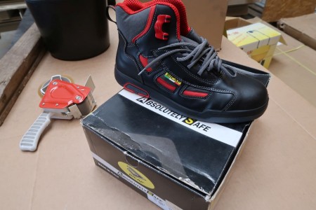 1 pair of safety boots Bicap, size 44