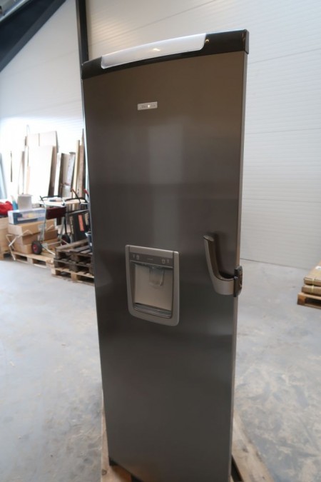 Refrigerator Electrolux