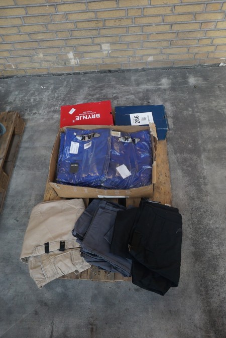 Lot of work trousers + 1 pair of safety shoes etc.
