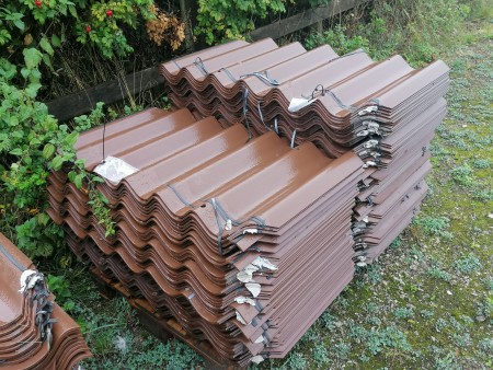 Pallet with Brick roof tiles