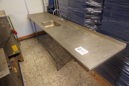Arbejdsbord i rustfri stål med vask