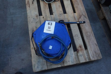 Drum with air hose