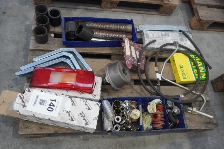 Lot of spare parts for trailer / trailer etc.
