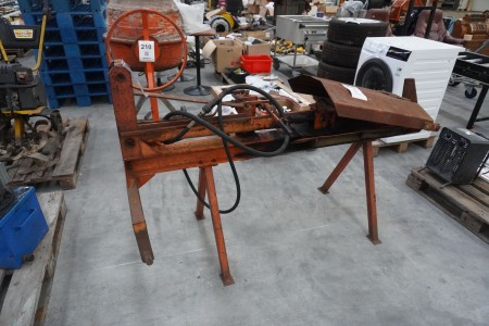 Wood splitter with three-point suspension