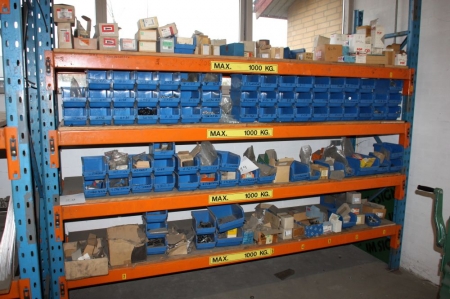 Pallereol for half pallets, width approx. 275 cm. 8 beam. Max. 1000 kg. Content not included