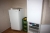 Gram køleskab + Atlas køl/fryseskab + kaffemaskine med videre + 2 billeder på væg