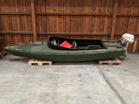 2-person hunting boat with motor