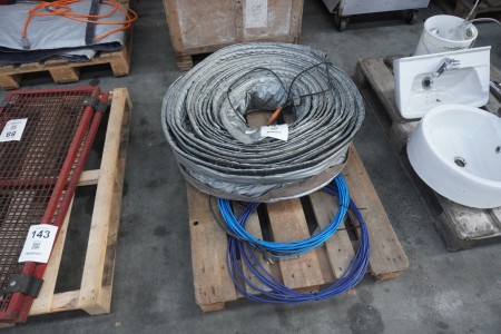 Heating hoses for water pipes