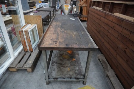 Værkstedsbord i træ/metal inkl. skruestik
