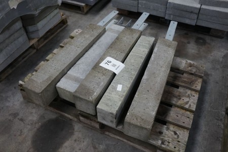 5 pieces. Concrete posts