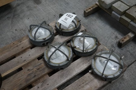 5 pieces. outdoor lamps