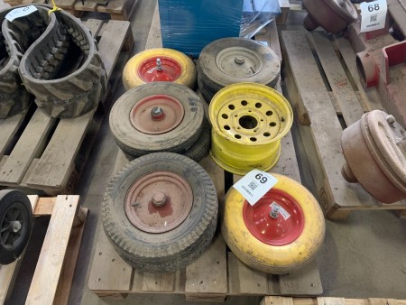 Various wheels for wheelbarrows
