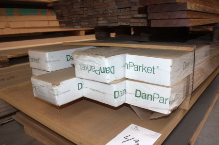 Lot oak parquet, oak, 3 floor blocks clear oil. natural sorting 14x195x21, 60, 3.36 m2/package. Total 23.59 m2. 7 packages. Tongue and groove