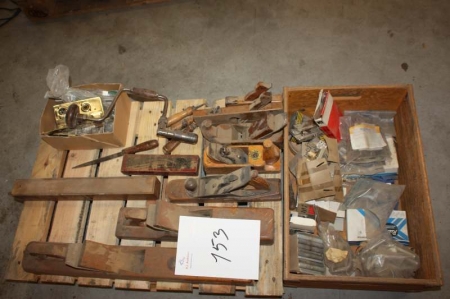 Pallet with various hand planing, door fittings (hinges), etc.