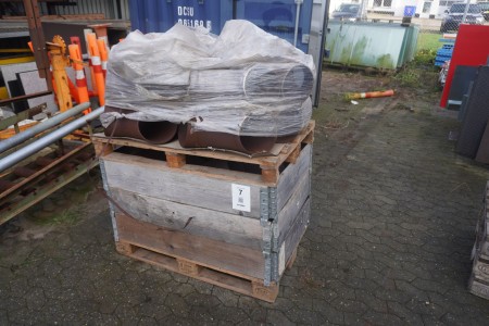 Various welding bends, two pallets