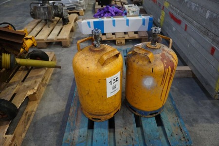 2 pcs. gas cylinders