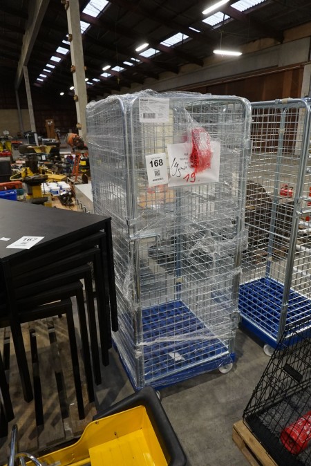 Lattice cage with plastic bottom