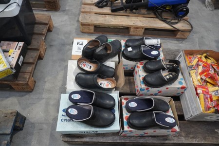 6 pairs of clogs