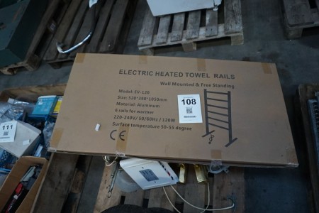 Diverse loft-/væglamper + Elektrisk håndklædestativ mv.