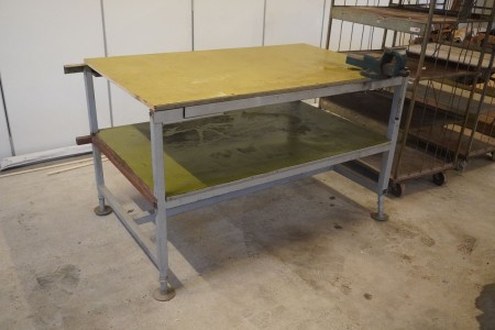 Workshop table with vice