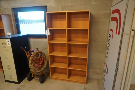 2 pcs. wooden shelves