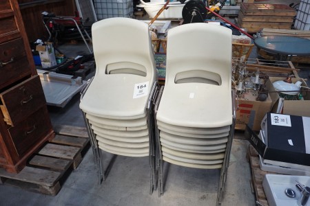 18 pcs. plastic chairs
