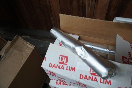 3 Schachteln mit Kleber für Kartuschenpistolen, Marke: Dana Glue