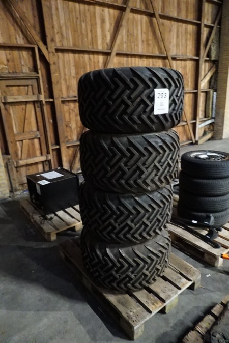 4 pieces. machine tires with rims