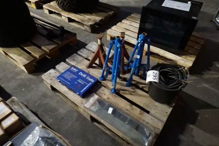 Cables + various drills + cutting blade for lawn mowers etc.