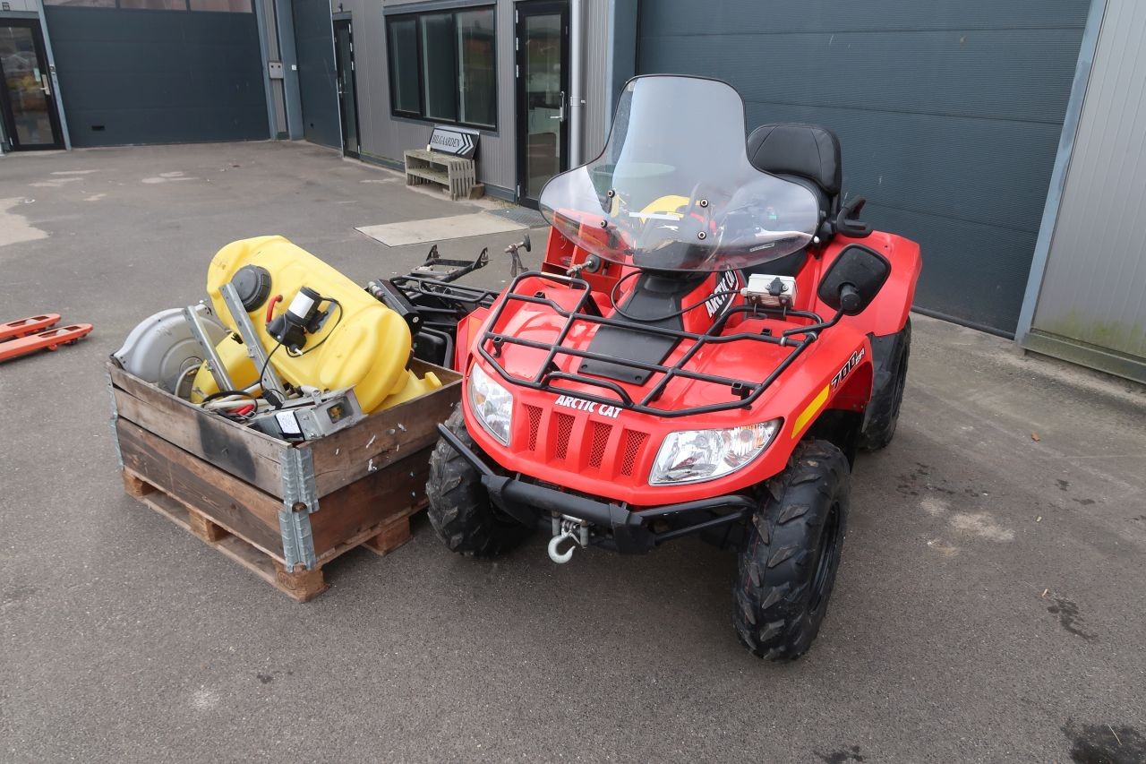 ATV Arctic Cat 700 mit Zubehör - KJ Auktion - Maschinen-Auktionen