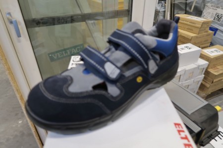 1 pair of safety sandals Elten