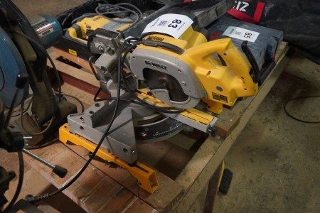 Cutting / miter saw, Brand: DEWALT, Model: TW707