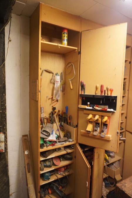 Contents in 2 cabinets of various hand tools, power tools, etc.