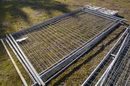 Wire fence with concrete blocks