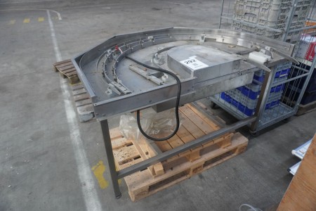 Conveyor belt for industrial dishwasher